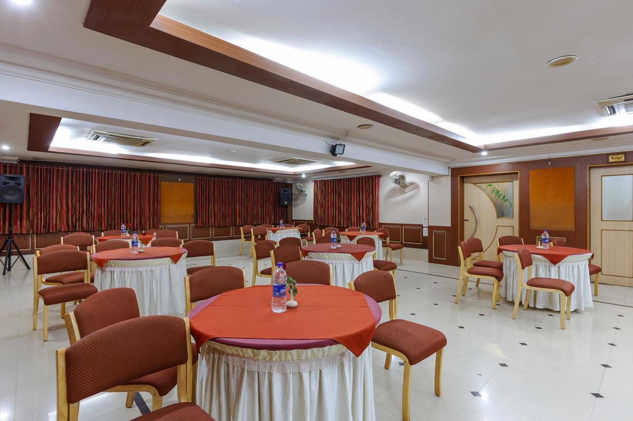 Hotel Woodland Колхапур Экстерьер фото